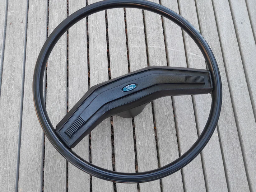 80-86 Ford F150 F250 F350 Bronco OE Steering Wheel